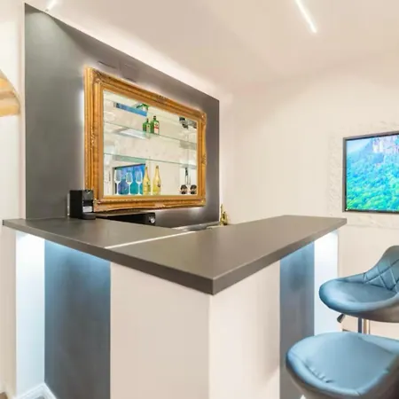 Modern And Comfortable In בודפשט