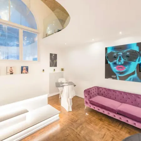 Modern And Comfortable In Apart Otel Budapeşte